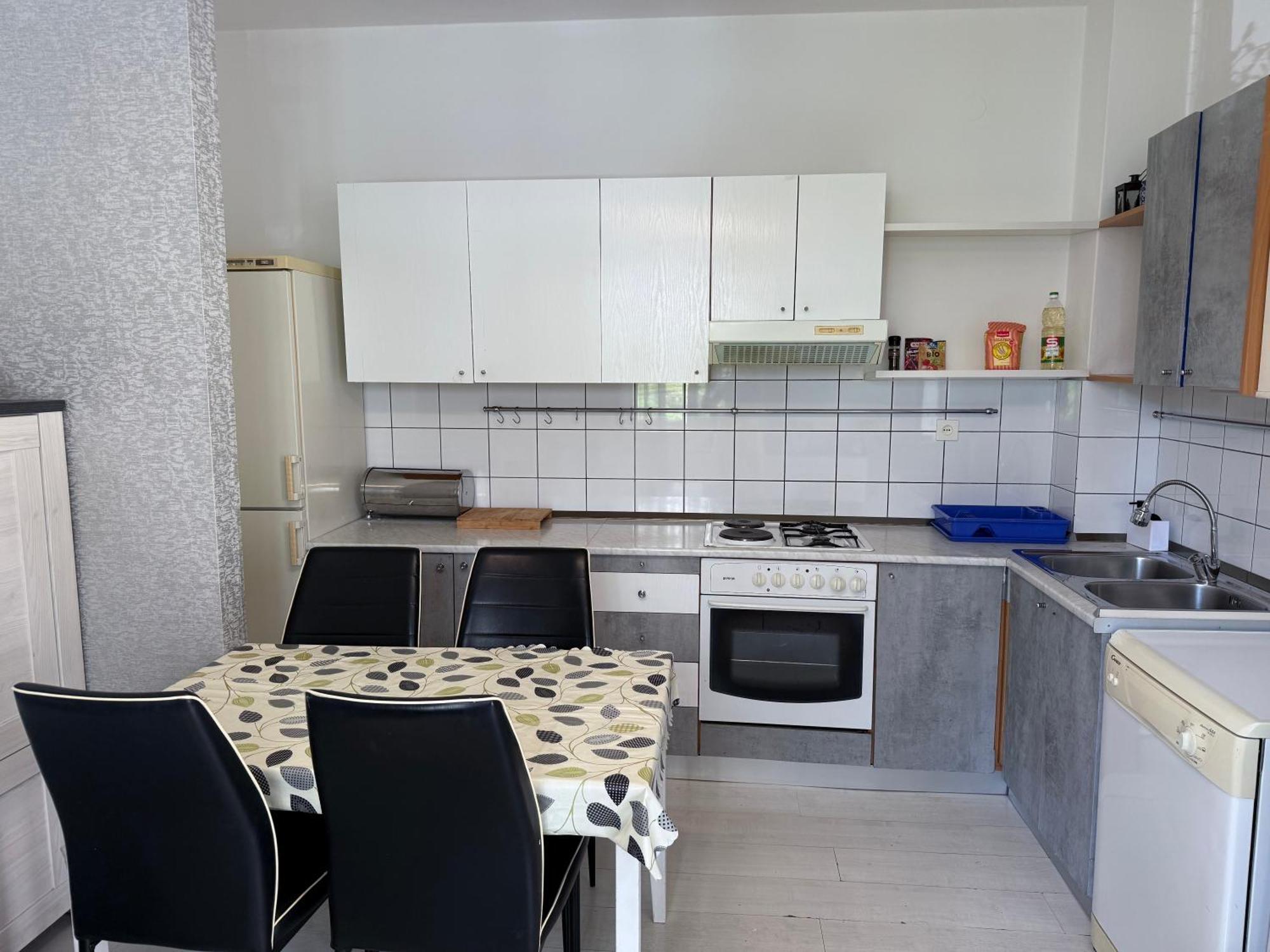Lu Apartment Split